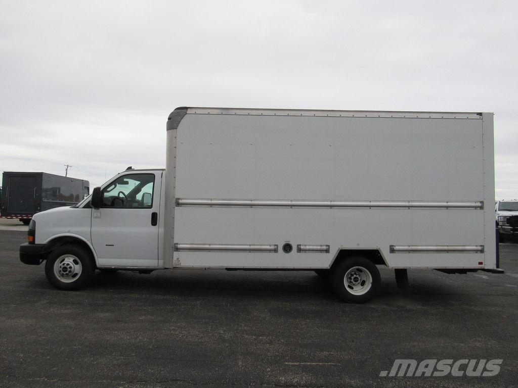 GMC Savana 3500 Грузовики-Фургоны