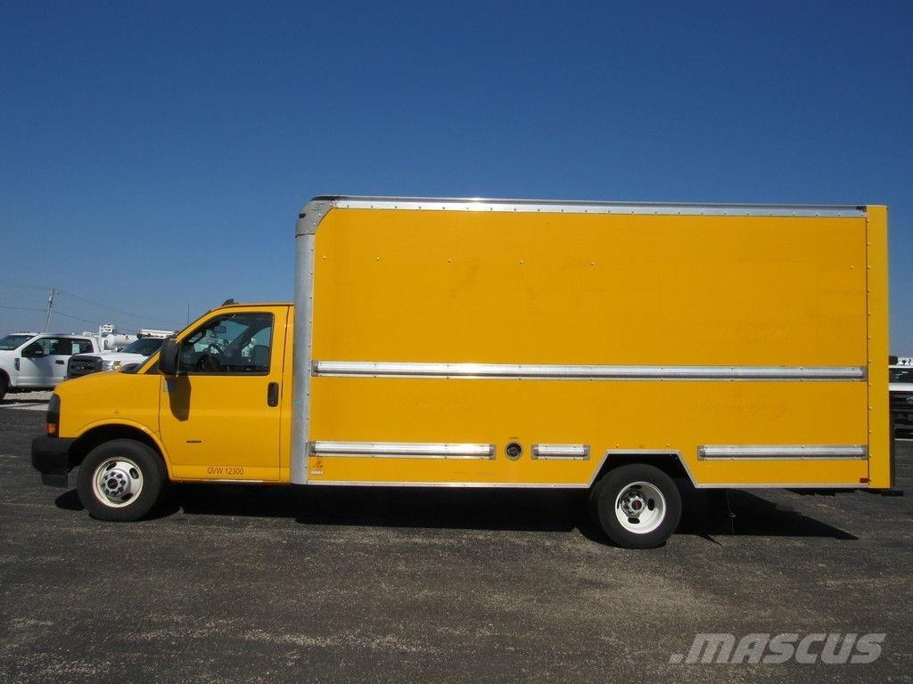 GMC Savana 3500 Грузовики-Фургоны