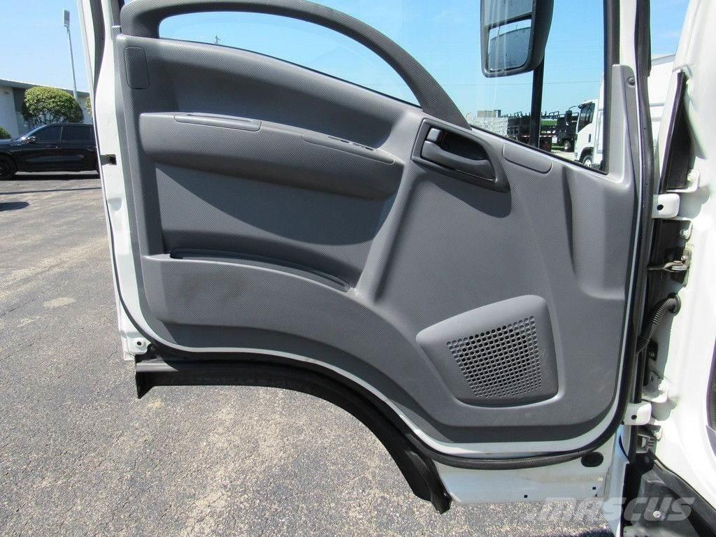 Isuzu NPR Грузовики-Фургоны