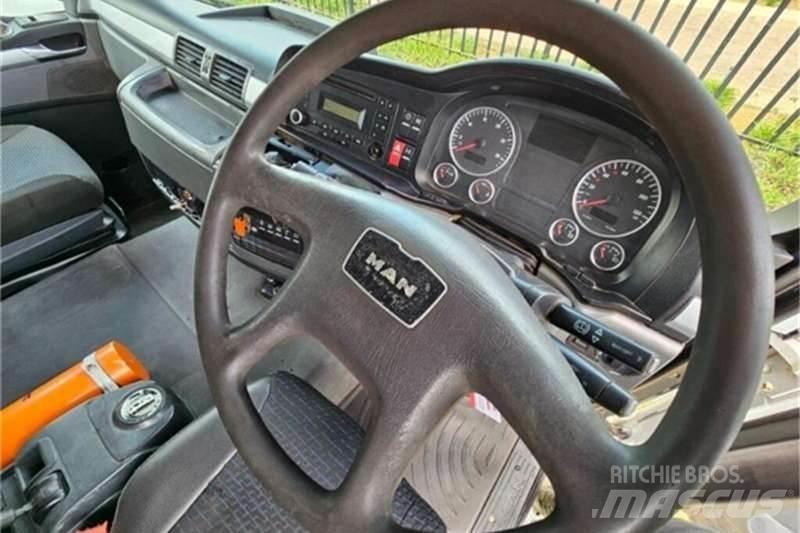 MAN 33 SERIES Специальные грузовики