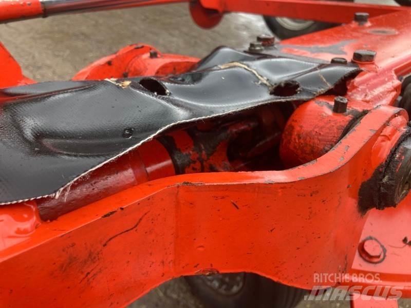 Kuhn GF8702T Грабли-ворошилки