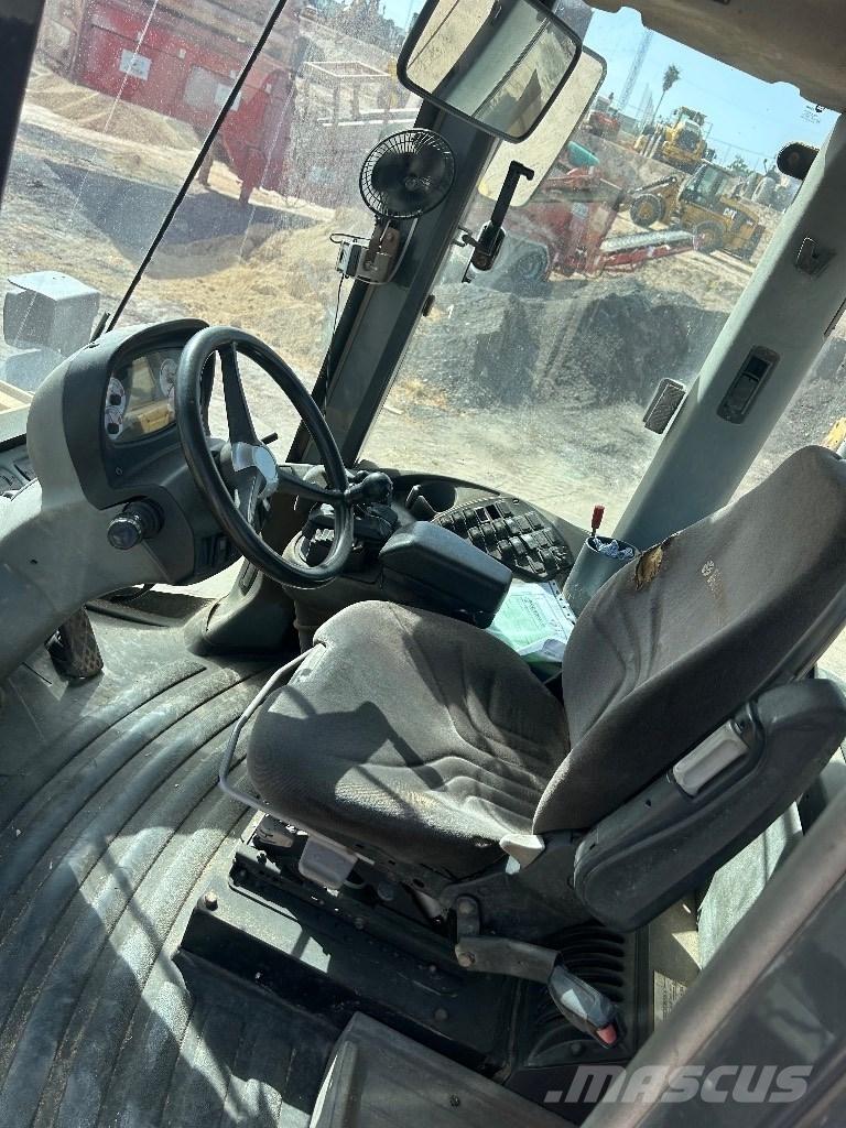 New Holland W 170 B Фронтальные погрузчики