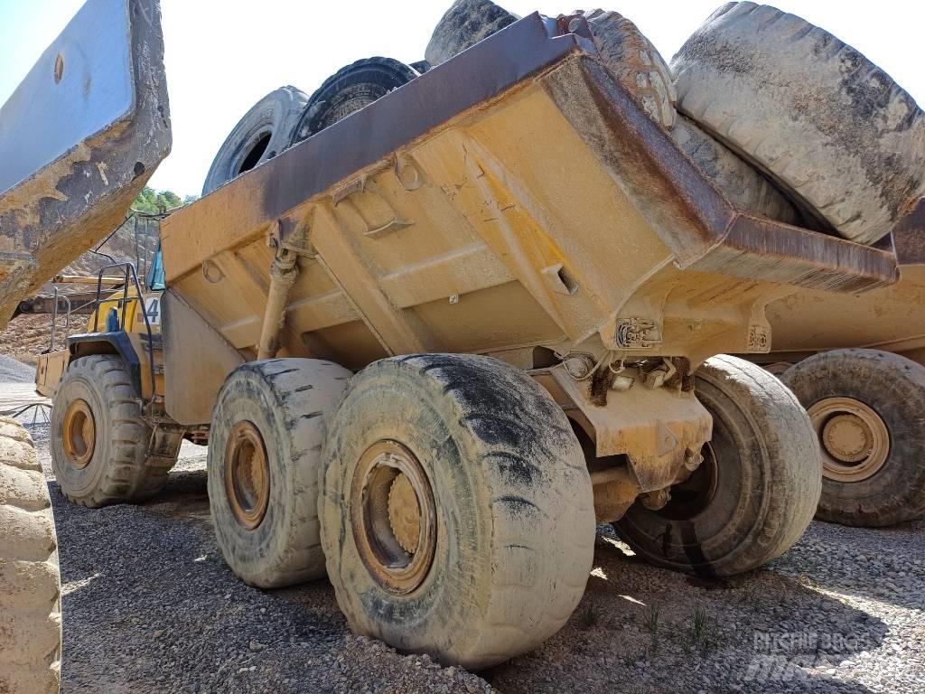 Bell B 40 D Шарнирно-сочленённые самосвалы