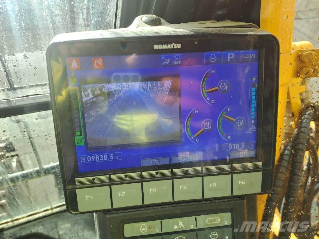 Komatsu PC490LC-11 Гусеничные экскаваторы