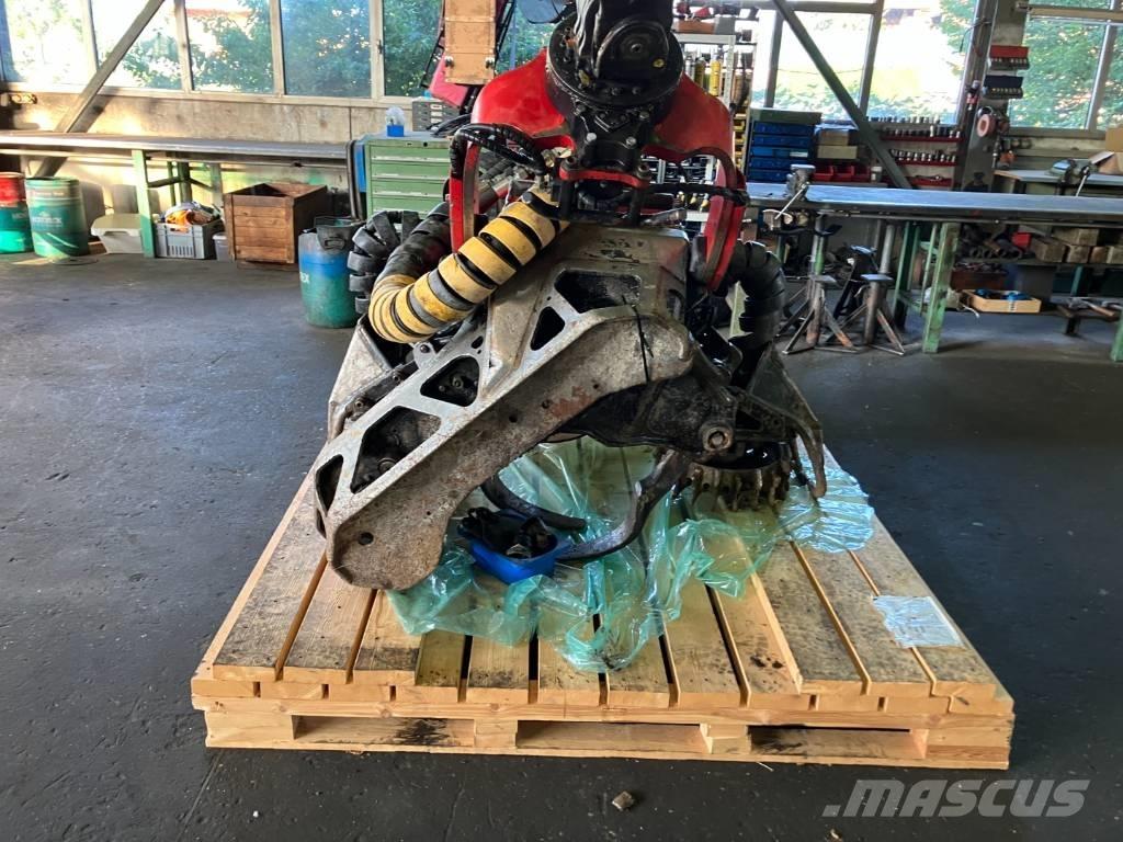 Komatsu 365.1 Сучкорезы