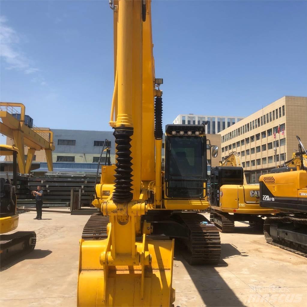 Komatsu PC200 Гусеничные экскаваторы