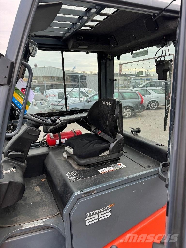 Toyota 8FBMKT25 Электропогрузчики