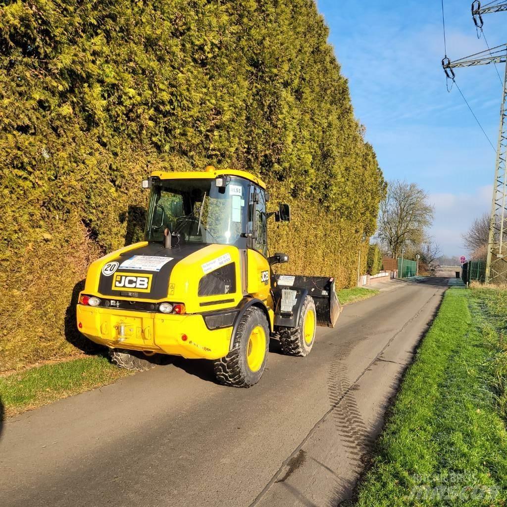 JCB 407 Фронтальные погрузчики