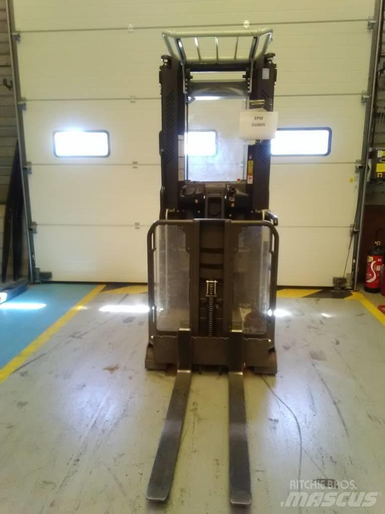 UniCarriers EPM Вертикальные комплектовщики