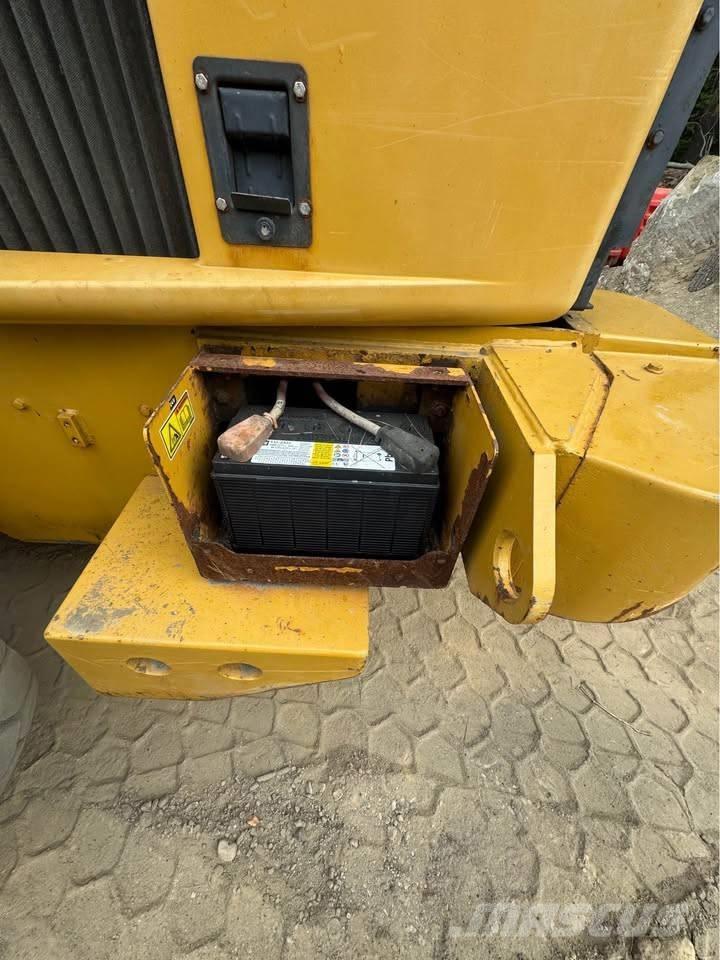 CAT 930 G Фронтальные погрузчики