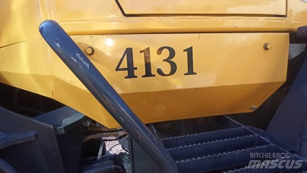 Komatsu WA250PZ-5 Фронтальные погрузчики