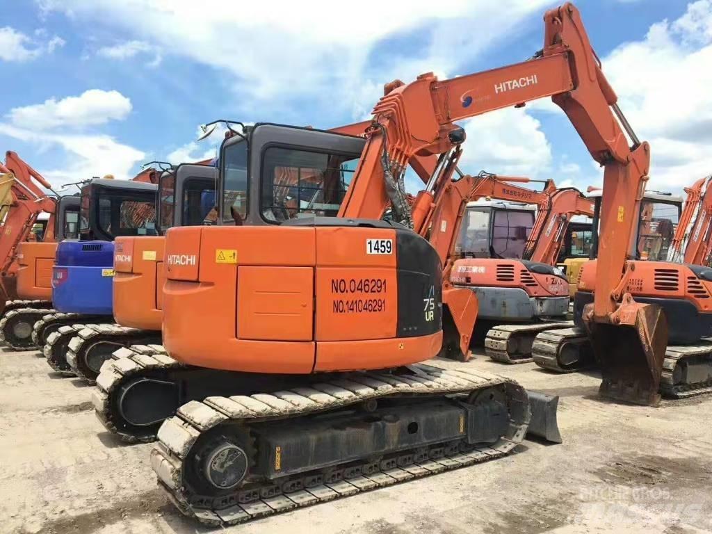 Hitachi ZX75 Гусеничные экскаваторы