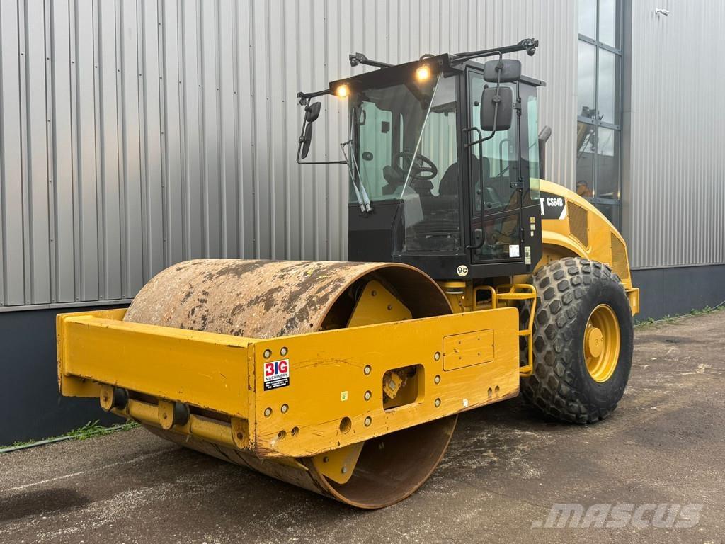 CAT CS64B Грунтовые катки