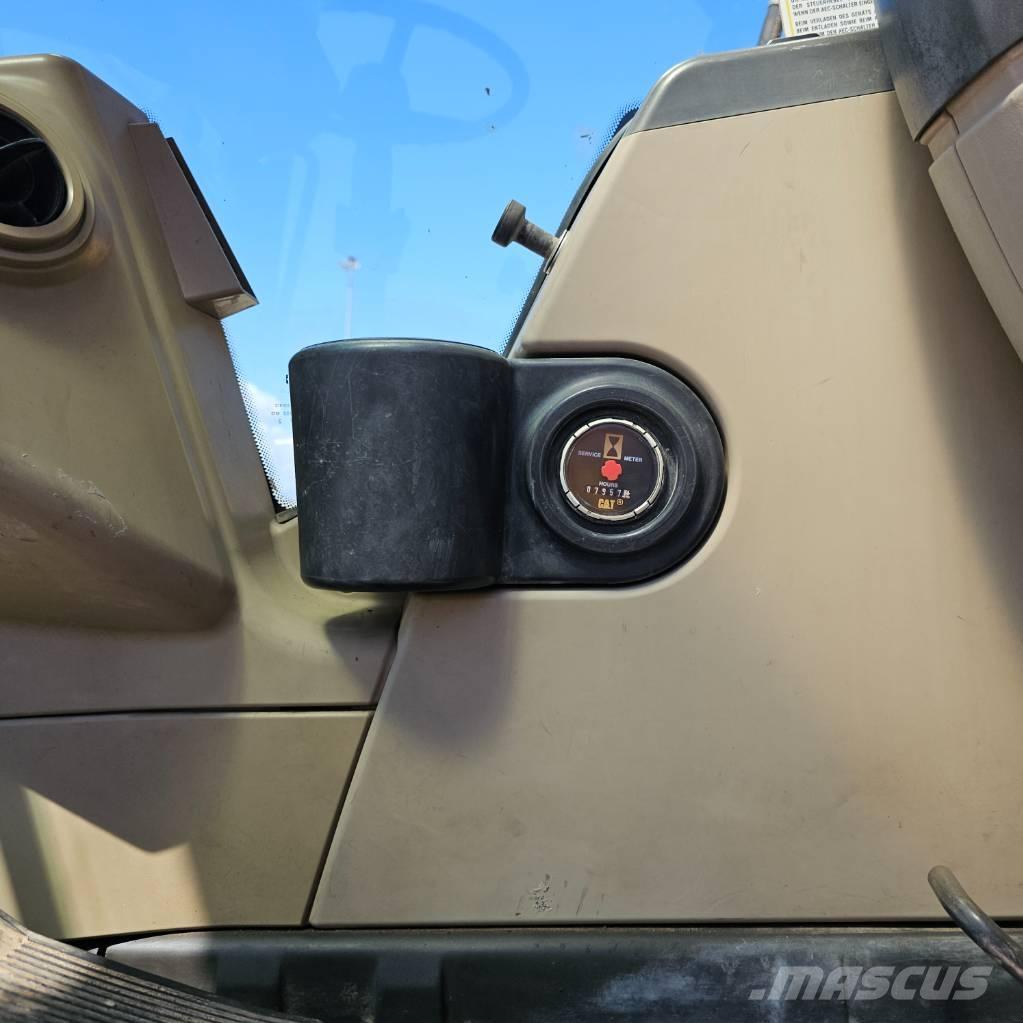 CAT 322 C Колёсные экскаваторы