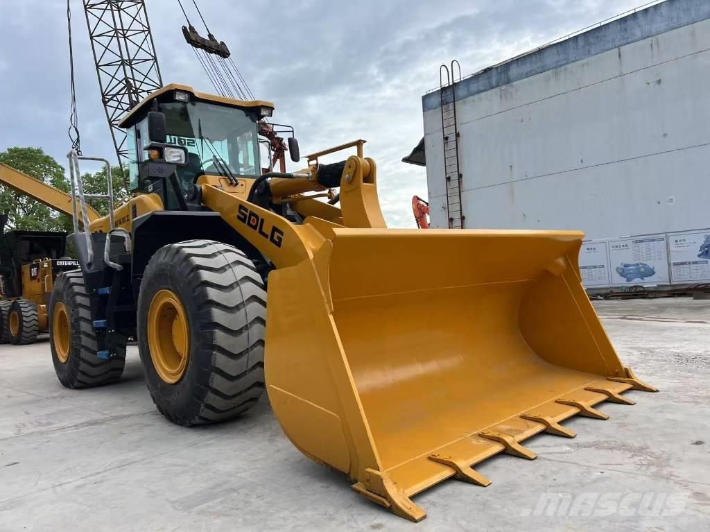 CAT LG956L Фронтальные погрузчики