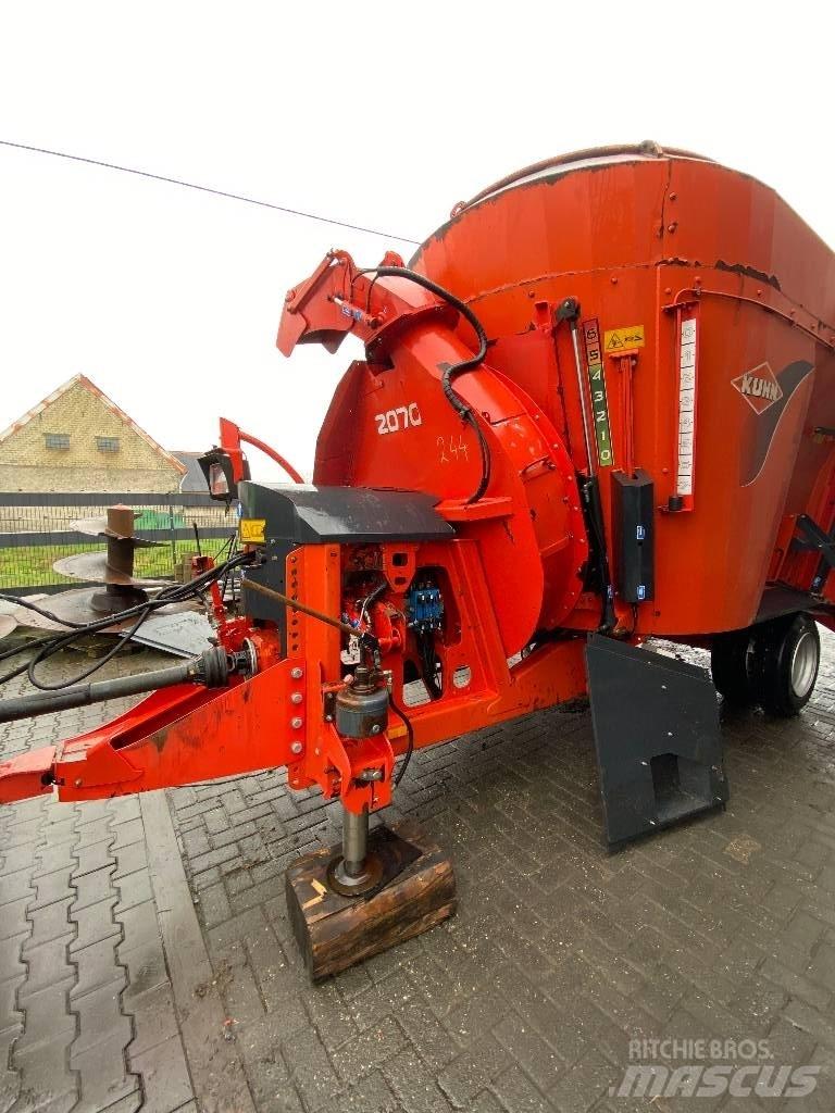 Kuhn Typ 2070 Кормораздатчики