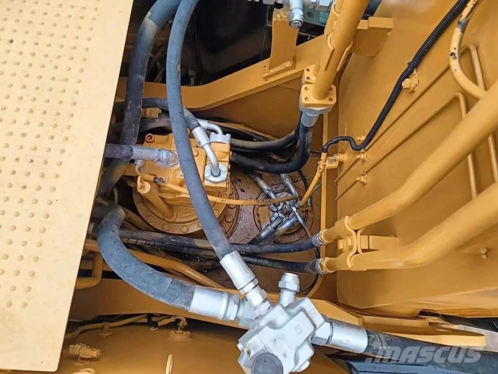 CAT 330 D Гусеничные экскаваторы