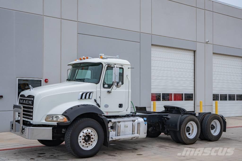 Mack Granite GU 813 Седельные тягачи