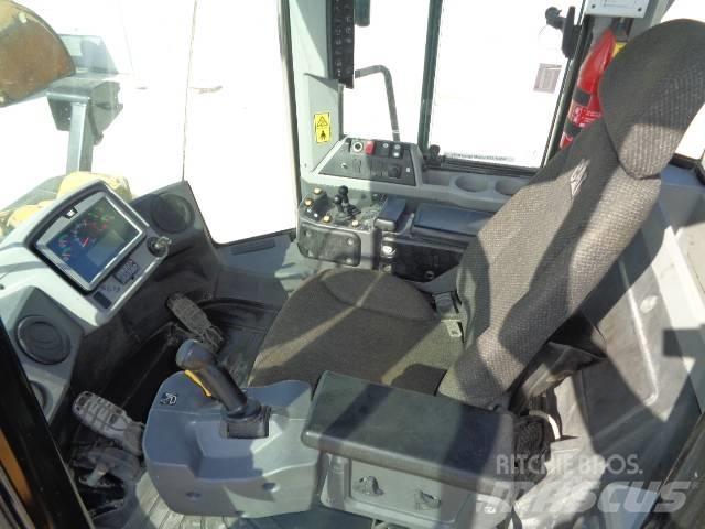 CAT 972 MXE Фронтальные погрузчики