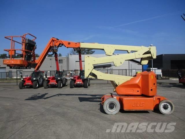 JLG E 400 AJPN (817) Компактные самоходные стреловые подъемники