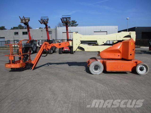 JLG E 400 AJPN (817) Компактные самоходные стреловые подъемники