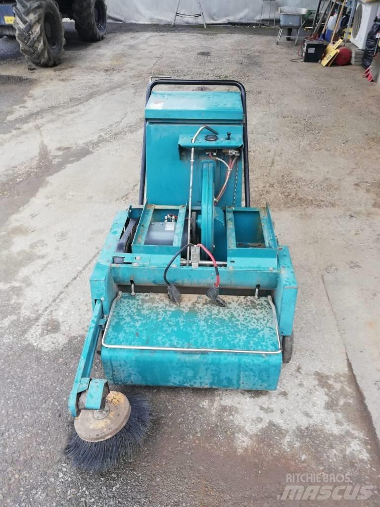 Tennant E42 Вакуумные уборочные машины