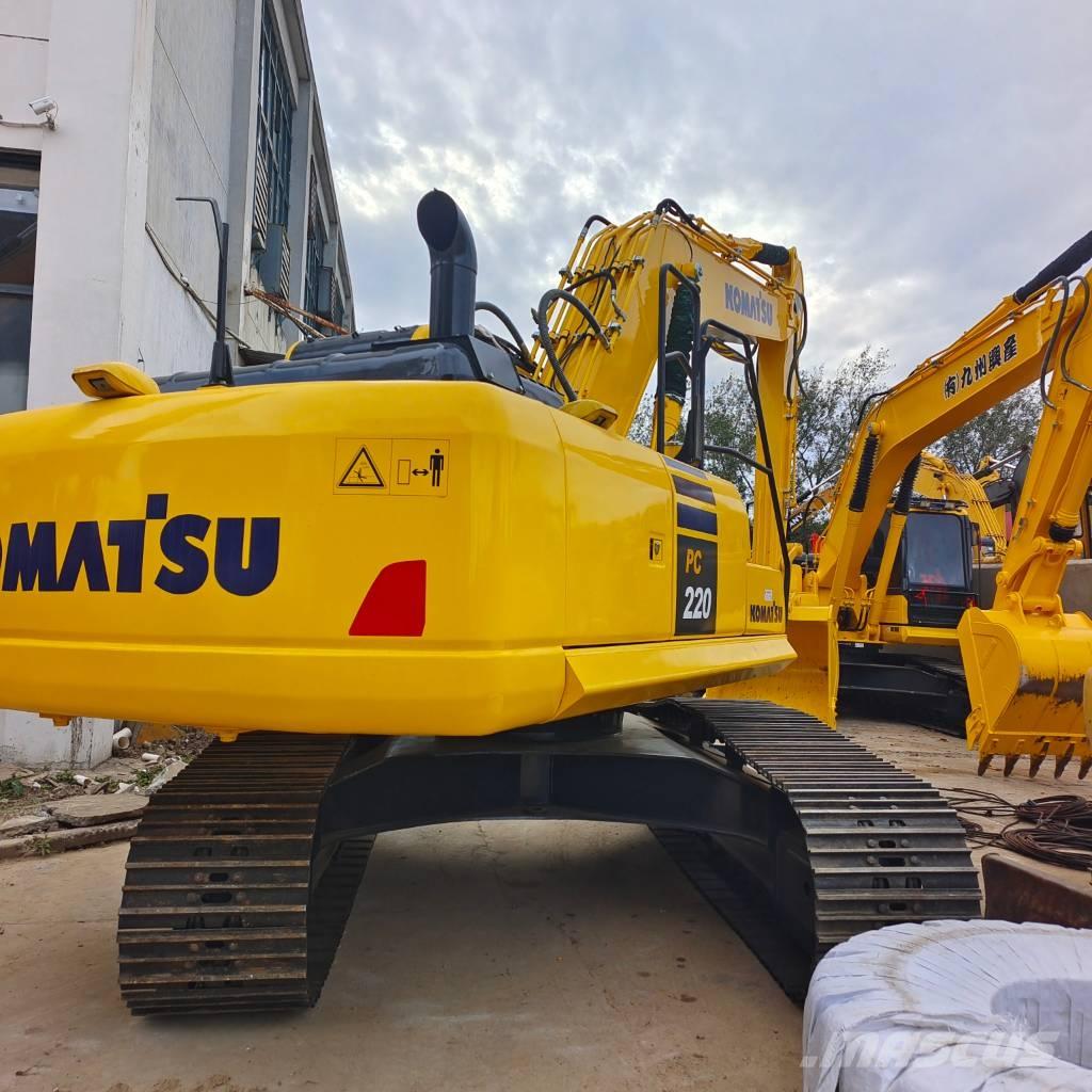 Komatsu PC 220 Гусеничные экскаваторы