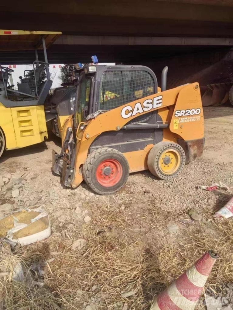 CASE SR200 Мини-погрузчики