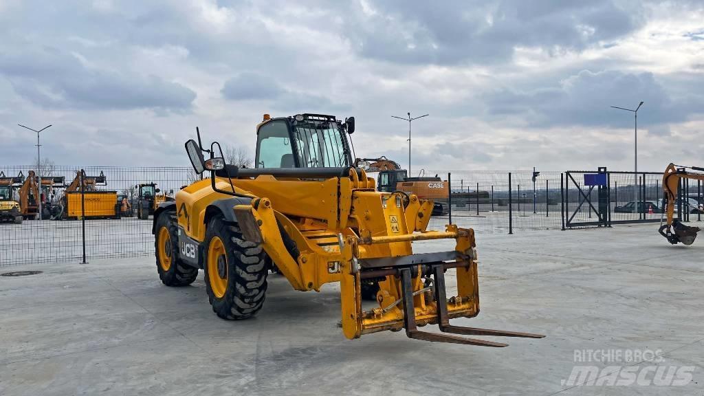 JCB 540-140 Телескопические погрузчики