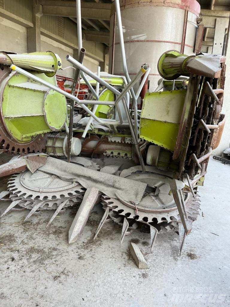 CLAAS RU 600 Самоходные кормоуборочные комбайны
