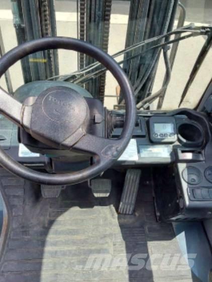 Toyota 02-8 FDF 25 Дизельные погрузчики