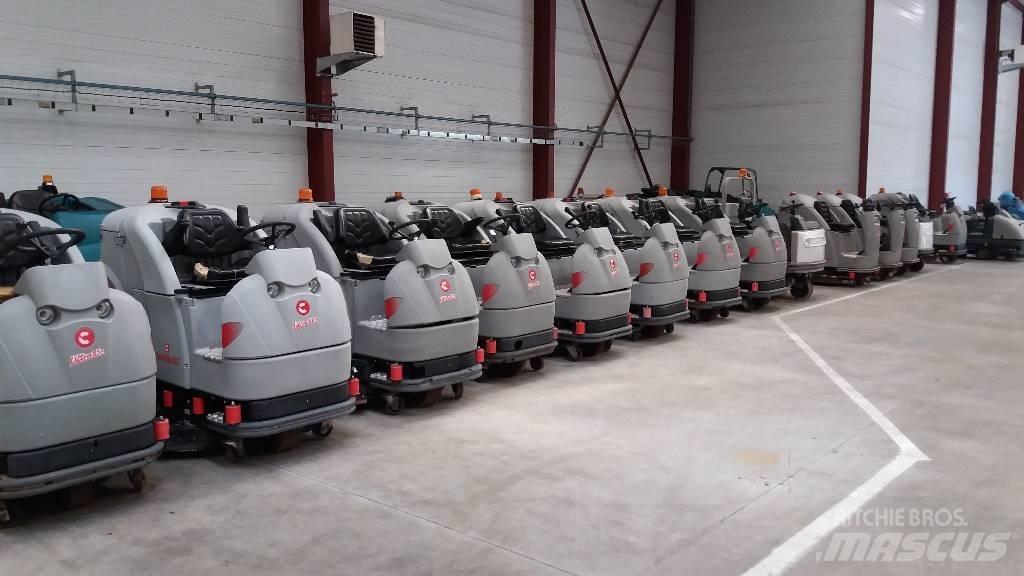  Autolaveuse Comac Вакуумные уборочные машины