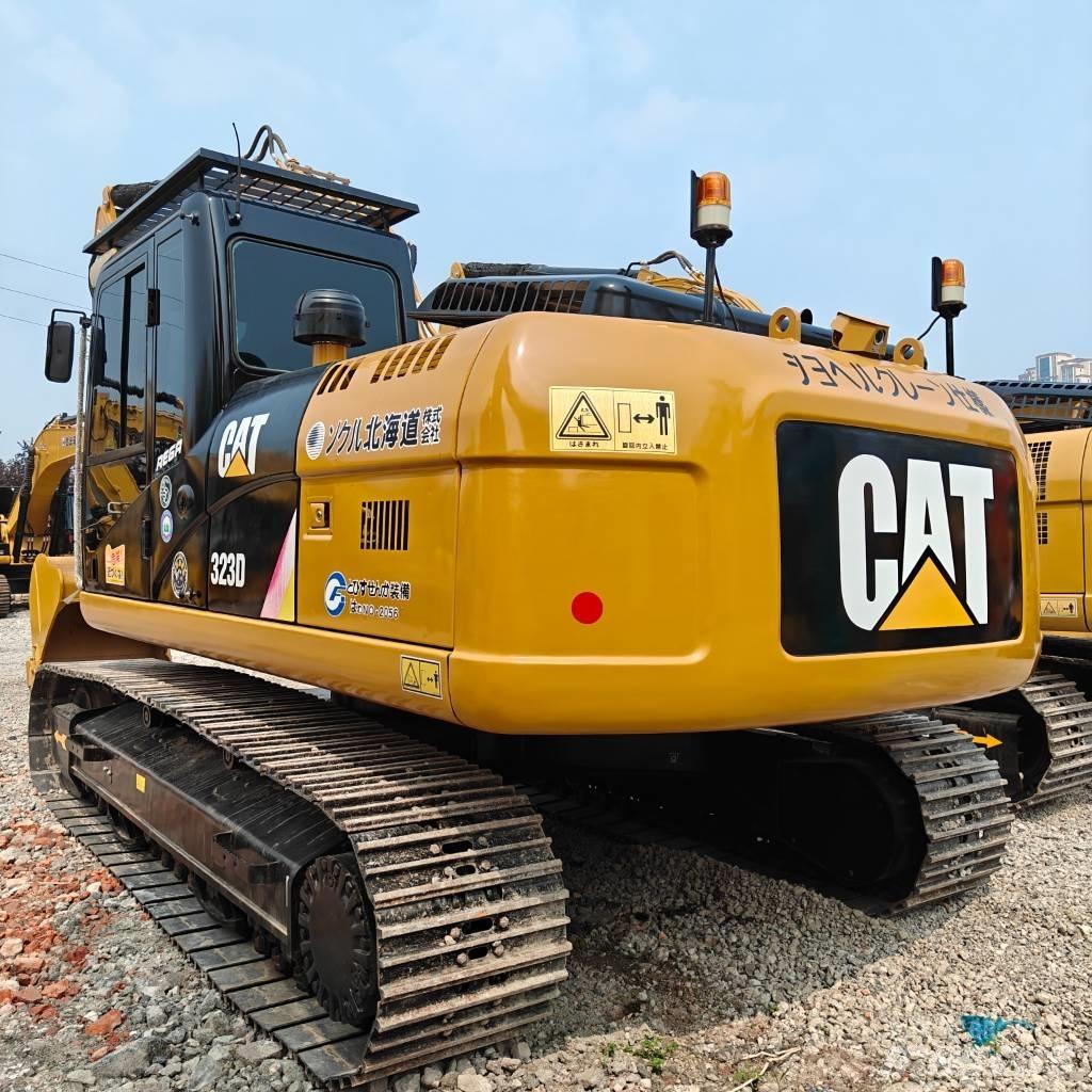 CAT 323D Гусеничные экскаваторы