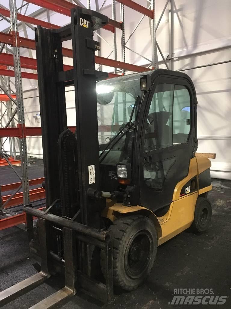 CAT DP 35 N Дизельные погрузчики