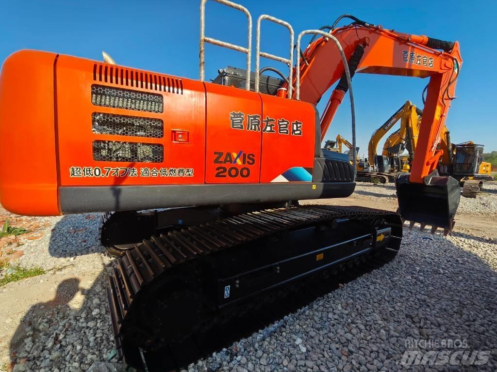 Hitachi ZX 200 Гусеничные экскаваторы