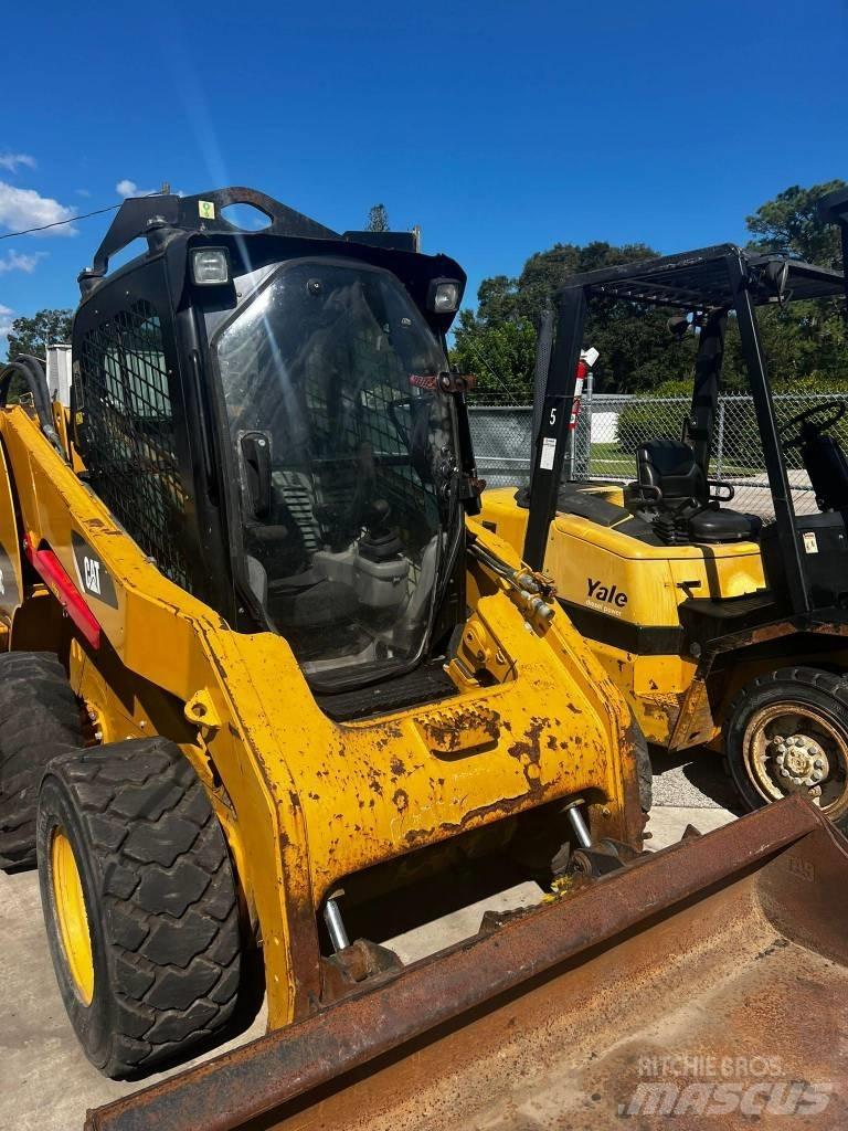 CAT 246C Мини-погрузчики