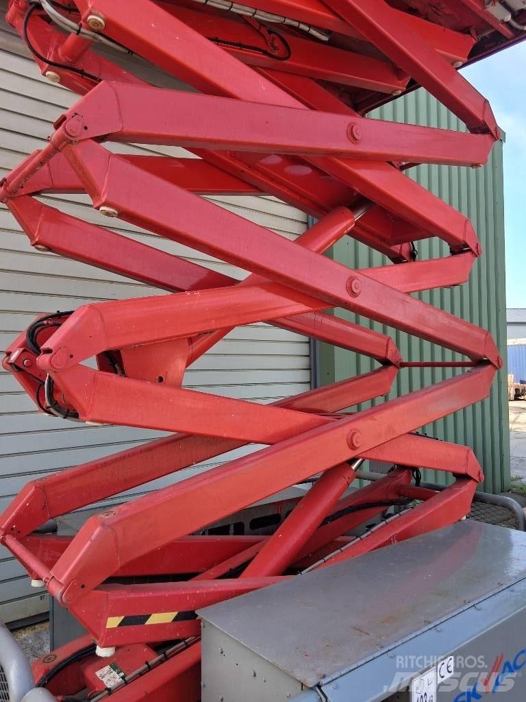 SkyJack SJ 6832 RT Ножничные подъемники
