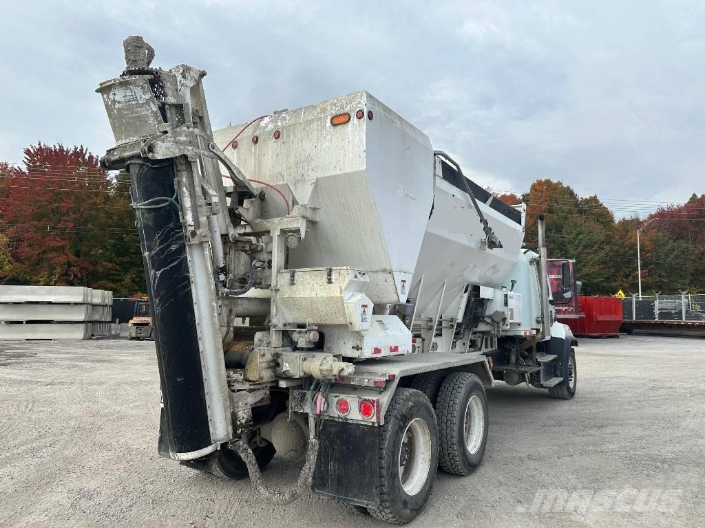 Freightliner 108 SD Специальные грузовики