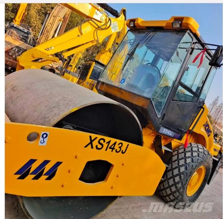 XCMG XS 142 J Уплотнители грунта