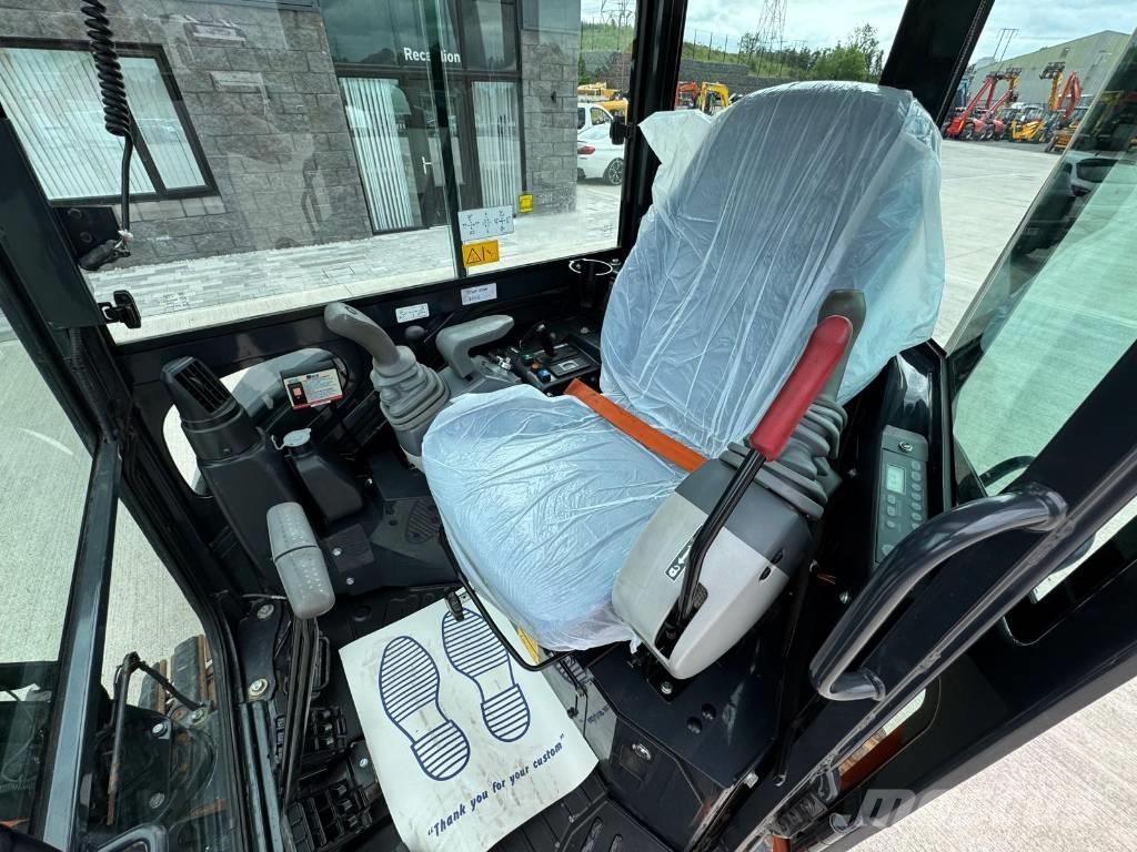 Hitachi ZX 26 U-6CLR Мини-экскаваторы