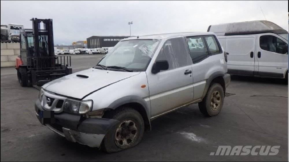 Nissan Terrano II Легковые автомобили