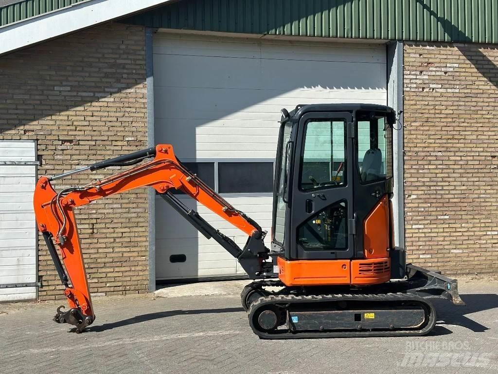 Hitachi ZX26U-6CR Мини-экскаваторы