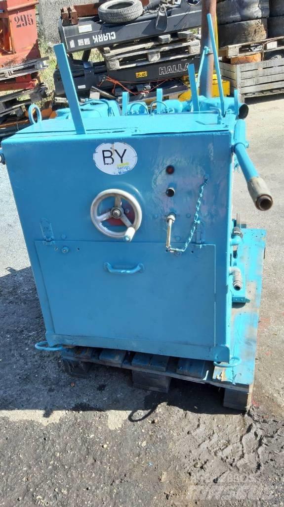 Hanix 32 HP Строительная техника - Другие