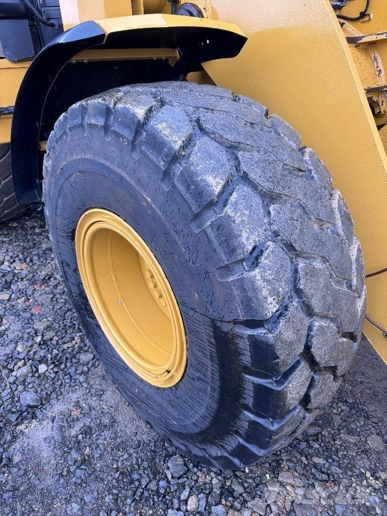 CAT 930 M Фронтальные погрузчики
