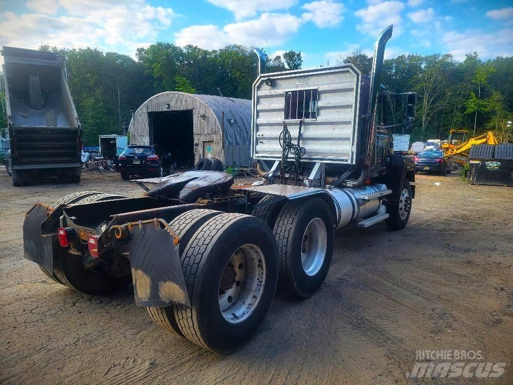 Mack CH 613 Седельные тягачи