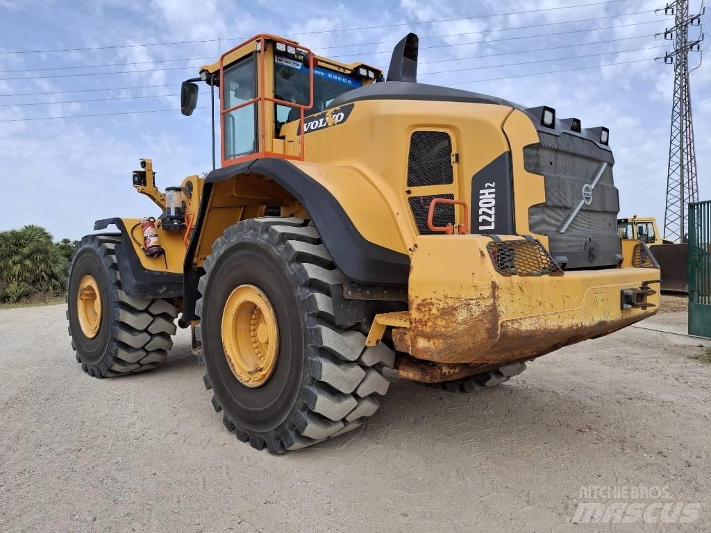 Volvo L 220 H Фронтальные погрузчики