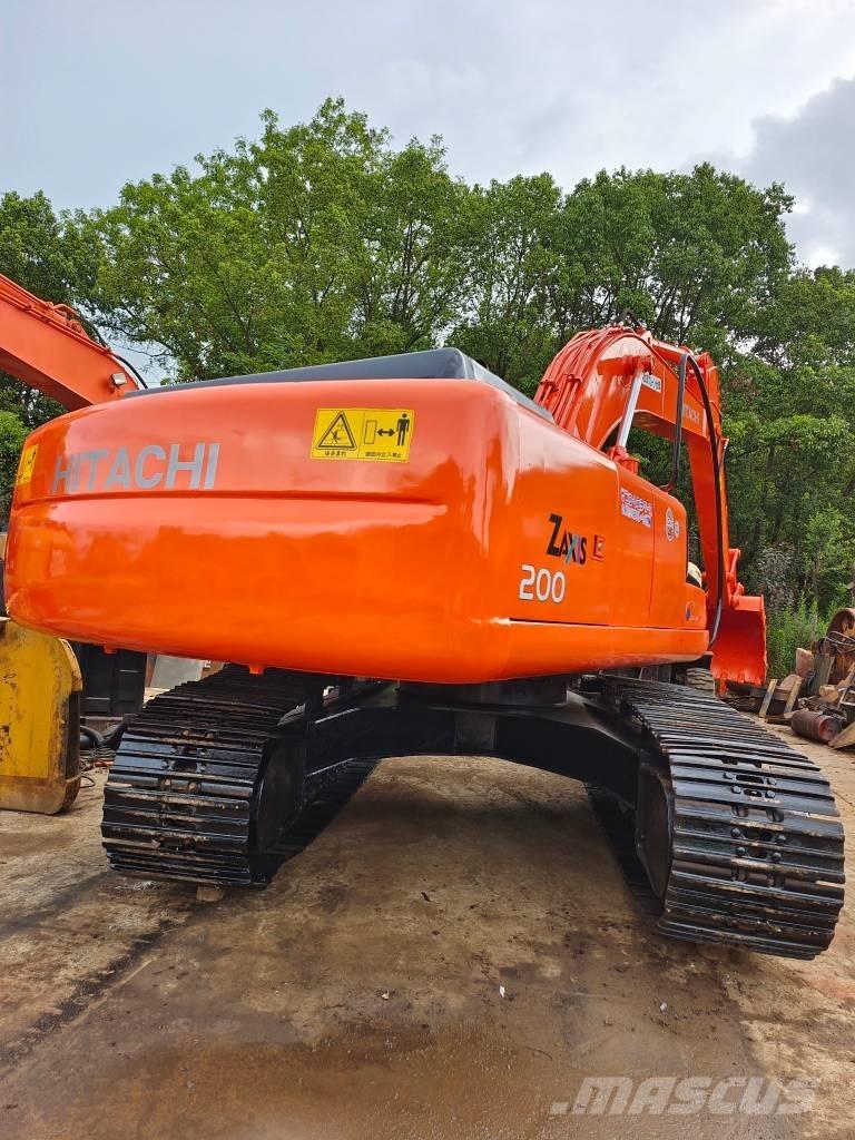 Hitachi EX 200-5 Гусеничные экскаваторы