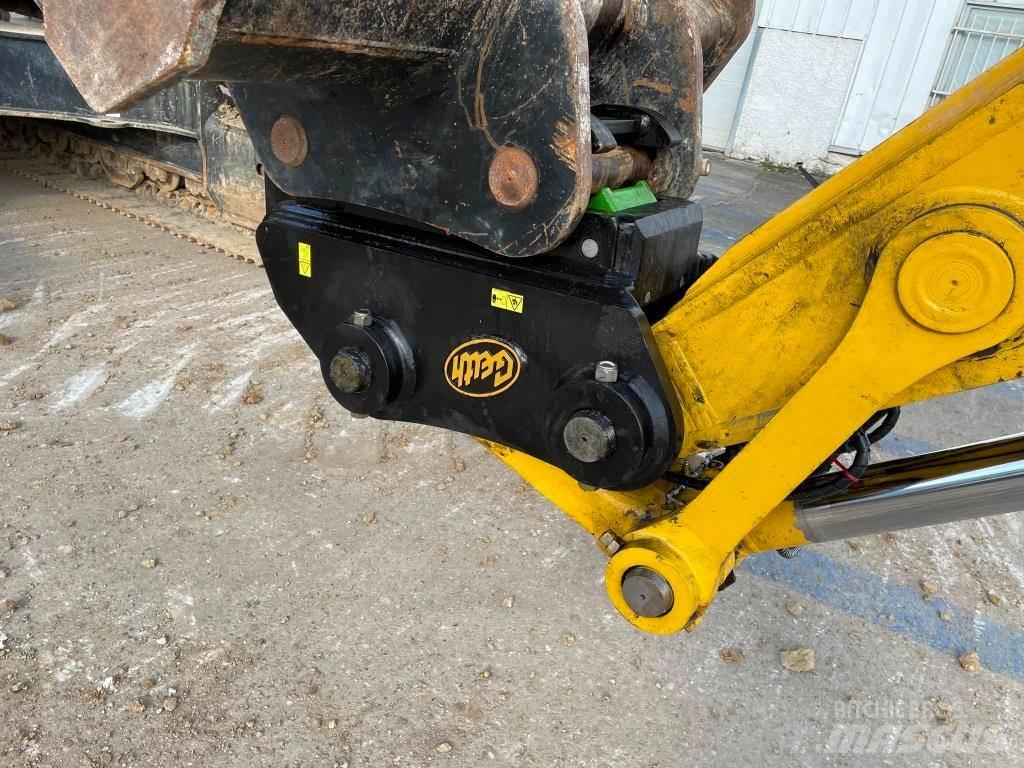 Komatsu PC240LC-11E0 Гусеничные экскаваторы