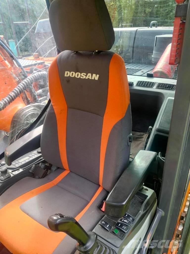 Doosan DX 300 LC Гусеничные экскаваторы