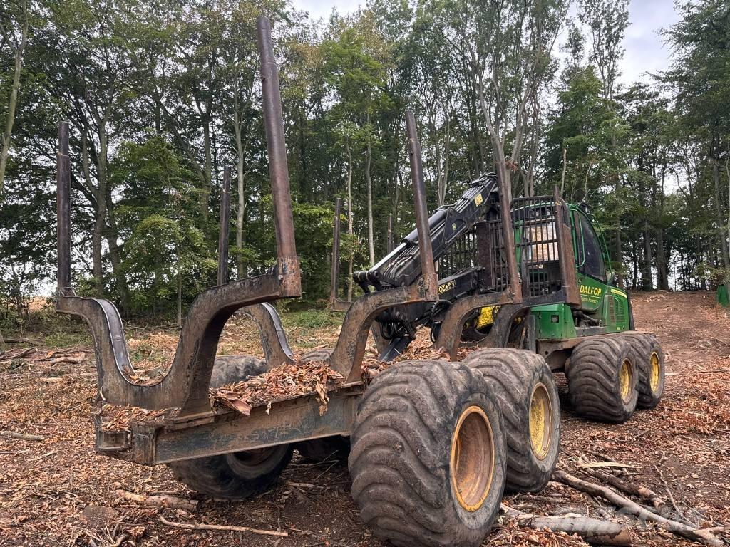 John Deere 1110 E Форвардеры